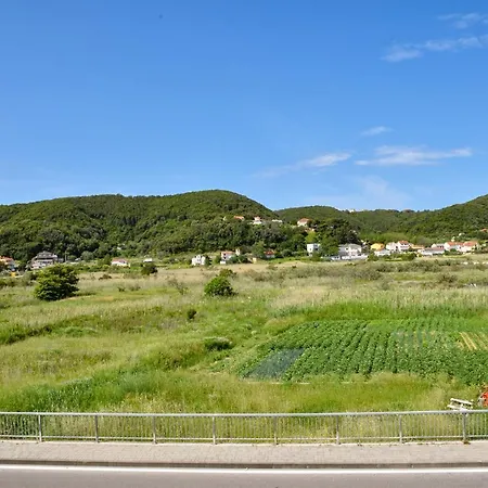 Belisima Deluxe 公寓 *